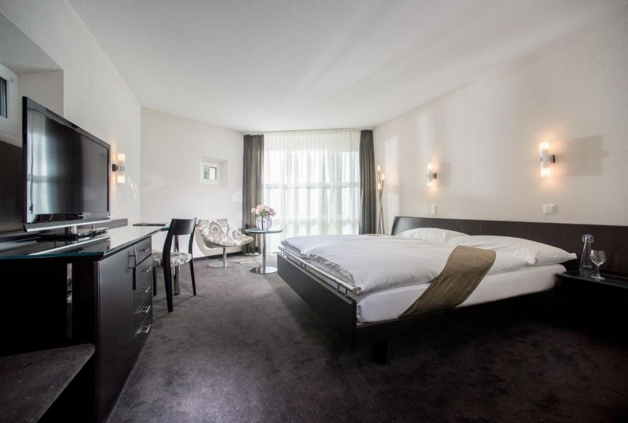 Grand Hotel Les Endroits La Chaux De Fonds Zimmer foto